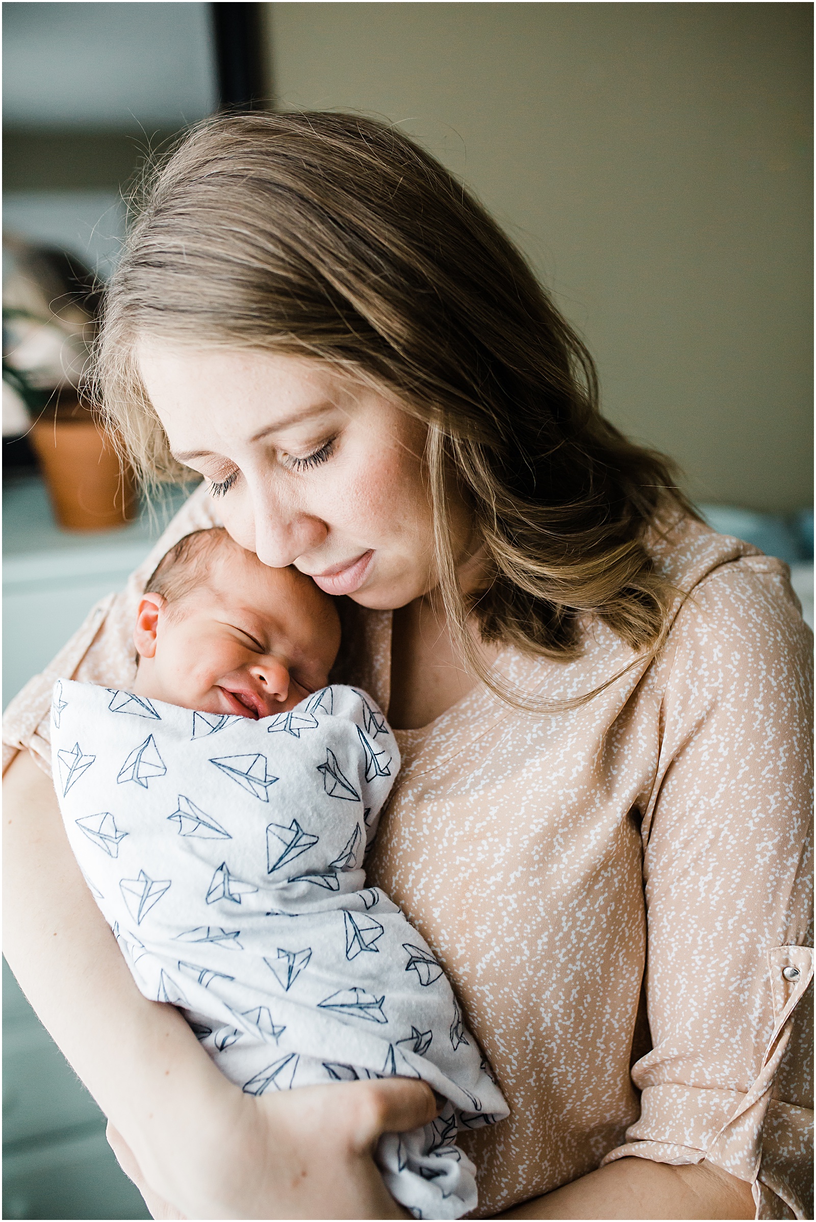 Amber Lowe Photo,Knoxville Family Photographer,Lifestyle Photographer,Natural Light Photographer,Newborn Photographer,